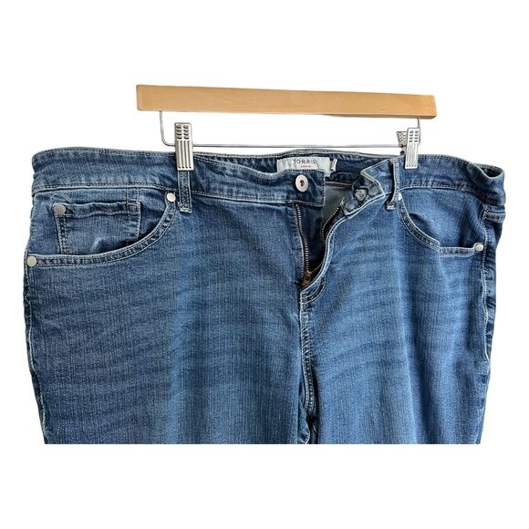 Torrid Slim Boot Cut Denim Jeans Medium Wash 5 Pocket Zip & Button Size 22S - Picture 5 of 12